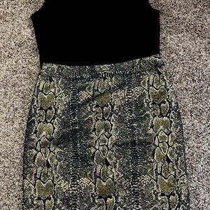 Beautiful black and gold brocade skirt.